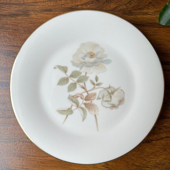 Royal Doulton 3 Salad Plates 8" Yorkshire Rose H 5050 England 1977 - Picture 3 of 11